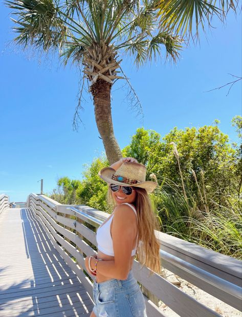 Beach Vacay Insta Pics, Key West Instagram Pictures, Beachy Insta Pics, Charleston Instagram Pictures, Charleston Picture Ideas, Summer Instagram Pictures, Cowgirl Photoshoot, Girls Beach Trip, Swimsuit Pics