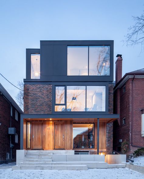 A Spacious Toronto Triplex Responds to Rising Urban Density - Dwell Triplex House, Modern Condo Exterior, Duplex Exterior, Fourplex Exterior, Modern 4 Plex Design, Triplex House Design, Urban House Exterior, Third Story Addition House, Modern Row House Design