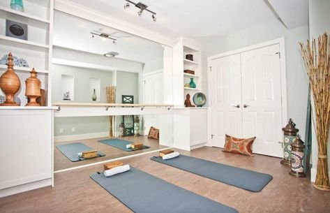 15 Amazing Home Yoga Studio Ideas For Relaxation And Meditation Yoga Room Decorating Ideas, Yoga Studio Design Ideas, Yoga Spaces At Home, Basement Home Gym, Yoga Room Design, Home Yoga Room, Home Dance Studio, Home Gym Flooring, Workout Room Home