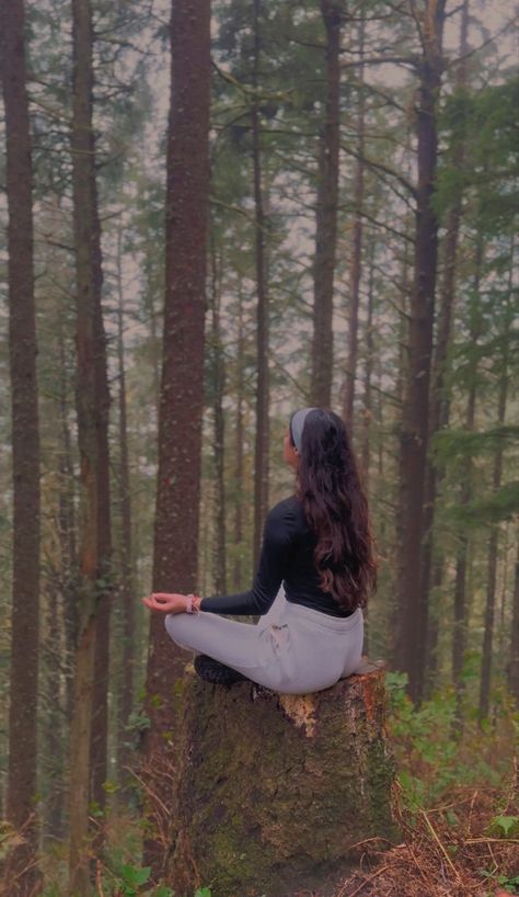 Yogi meditating in the peaceful woods. Yoga Aesthetic Inspiration, Meditation Aesthetic, Meditation Images, Zen Aesthetic, Yoga Teacher Resources, Teacher Aesthetic, Yoga Photoshoot, Yoga Aesthetic, Buddhist Meditations