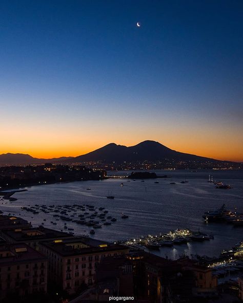 Naples Italy Aesthetic, Napoli Wallpaper, Naples Aesthetic, Italy Aesthetic Wallpaper, Italy Sunset, Vesuvio Napoli, Italy Winter, Napoli Italy, Best Nature Wallpapers