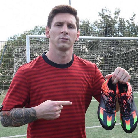 Lionel Messi Instagram, Lionel Messi Wife, Lionel Messi Family, God Of Football, Messi Poster, Lio Messi, Football Fever, Messi Photos, Lionel Andrés Messi