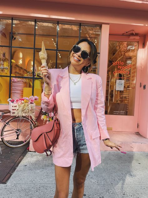 Baby Pink Blazer Outfit, Pink Blazer Outfit Spring, Outfit With Pink Bag, Pink Dior Bag, Light Pink Blazer Outfit, Amsterdam Fits, Pink Bags Outfit, Short Boots Outfit, Vday Shoot