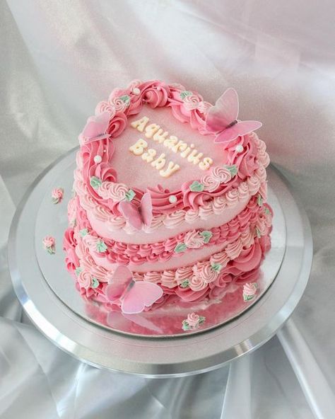 Aquarius Heart Cake, Decoden Cake, Aquarius Cake Birthdays, Birthday Cake Aquarius, Aquarius Birthday Cake, Aquarius Cake, 18th Birthday Cake For Girls, Aquarius Things, 25 Cake