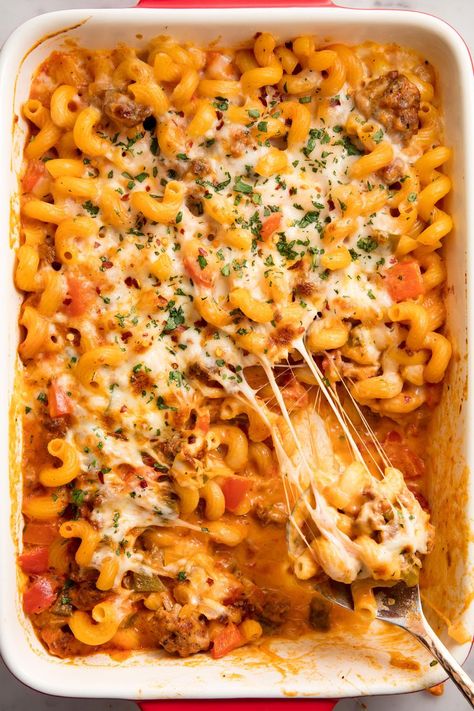 Italian Mac & Cheese Vertical Sausage Pasta Recipes Easy, Makaroni Keju, Sausage Pasta Recipes, Italian Dinner Recipes, Italian Pasta Dishes, Italian Pasta Recipes, Pasta Salad Italian, Italian Dinner, Easy Italian