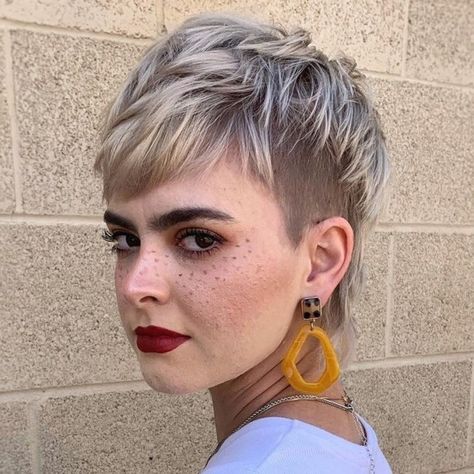 Pixie Haircuts With Bangs, Very Short Bangs, Short Hairstyle Ideas, Very Short Pixie Cuts, Wavy Pixie Cut, Short Blonde Pixie, Bangs Ideas, Short Pixie Bob, Cute Pixie Cuts