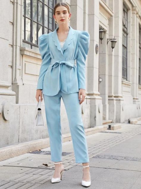 10 OOTD Kekinian dengan Memakai Blazer Lengan Balon , Mungkin salah satu bentuknya adalah blazer dengan detail pundak yang lebar seperti balon. Kalau di Indonesia disebut blazer lengan balon , https://www.dailysia.com/blazer-lengan-balon-ini-nih-10-ootd-kekiniannya/ Model Lengan Balon, Pola Rok, Jobs For Women, Fashion Sketch, Inspiration Fashion, Fashion Sketches, Batik, Lavender, Jumpsuit