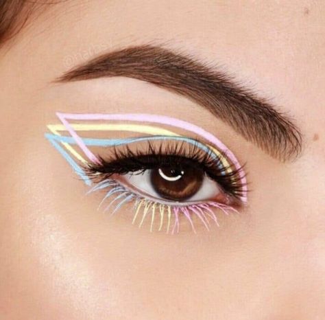 15 Ideas de maquillaje para lucir tus ojos con el cubrebocas Eye Makeup Guide, Makeup Pictorial, Sugarpill Cosmetics, Cute Eye Makeup, Cat Eye Makeup, Smink Inspiration, Youtube Makeup, Eye Makeup Designs, Makijaż Smokey Eye