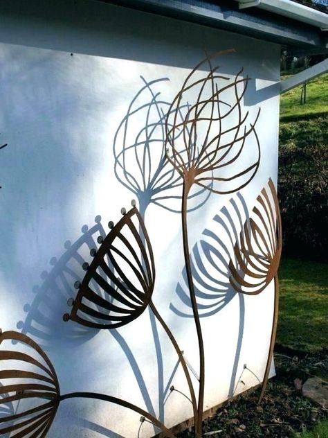 large outdoor wrought iron wall art - Google Search Tree Wall Art Diy, Wall Art Outdoor, Outdoor Metal Wall Art, Garden Poles, Tree Artwork, Metal Tree Wall Art, Iron Wall Decor, Walled Garden, Garden Art Sculptures Diy