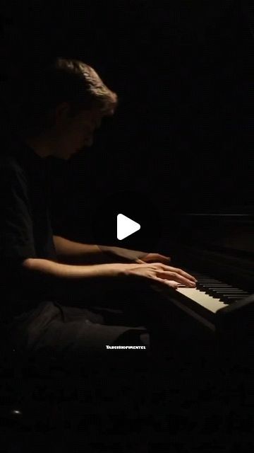 Tarcisio Pimentel da Cruz on Instagram: "Yannicklowack - Passacaglia - Georg Friedrich Händel - 1720" Georg Friedrich Händel, Piano Keys, Piano, On Instagram, Instagram