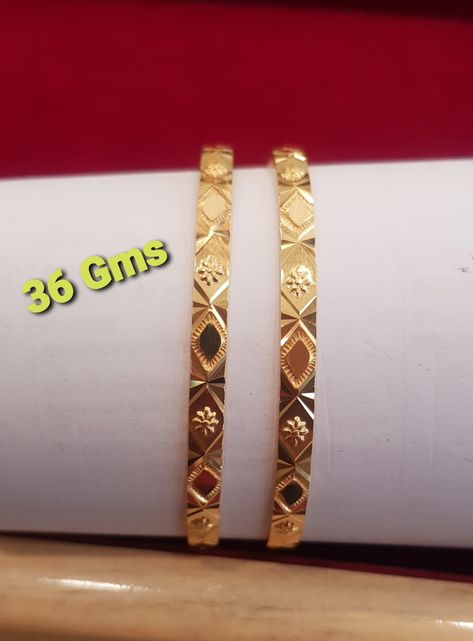 Latest Gold Bangles, Plain Bangles, Simple Gold Bangle, Plain Gold Bangles, Gold Pendants For Men, Traditional Bangles, Simple Necklace Designs, Gold Bangles Indian, New Gold Jewellery Designs