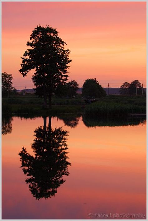 reflective symmetry - Landscape & Rural Photos - darkelf photography Reflective Symmetry, Balance Photography, Photography Symmetry, Symmetry Photography, Gcse Photography, Sunset Reflection, Scenic Pictures, Sunset Images, Reflection Photography