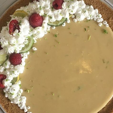 Maria on Instagram: “Key Lime Pie decorating video. ⠀ I used fresh raspberries to give a pop of color, whipped cream, and key lime slices.⠀ Used #wilton round…” Pie Decoration, Decorating Videos, Fresh Raspberries, Lime Pie, Key Lime Pie, Key Lime, Whipped Cream, Good Eats, Tart