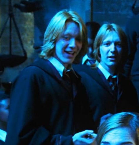 Fred Weasley Tattoo Ideas, Fred Weasley Hands, Fred Weasley Long Hair, George And Fred Weasley, Harry Potter Places, Fred And George, Weasley Aesthetic, James Phelps, Hogwarts Dr