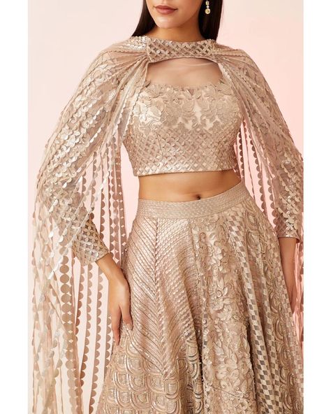 Sangeet Lehanga, Sangeet Lehenga, Indian Blouses, Valeria Lipovetsky, डिजाइनर कपड़े, Fashionable Saree, Blouse Ideas, Style Marocain, Indian Outfits Lehenga