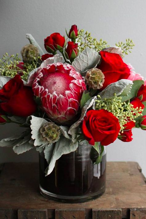 Your Guide to Planning a Perfect Valentine's Day Box Of Flowers, Winter Floral Arrangements, Christmas Flower Arrangements, Christmas Floral Arrangements, Fresh Flower Delivery, Flowers Arrangements, Valentines Flowers, Christmas Arrangements, Trendy Flowers