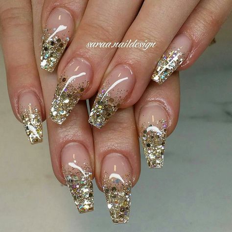 😻❤❤ Holiday Acrylics, Sailor Nails, Lady Nails, Chunky Layers, Moon Wolf, Wedding Nails Glitter, Her Nails, Nails Glitter, Latest Nail Art