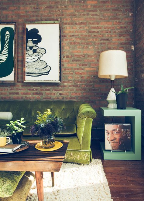 Green velvet sofa, exposed brick wall.                                                                                                                                                     More Green Couch, A Brick Wall, Green Velvet Sofa, Velvet Couch, Ideas Hogar, Green Sofa, Exposed Brick Walls, Brick Walls, Chesterfield Sofa