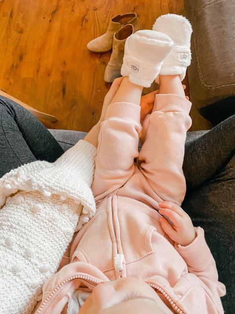 Baby Uggs Outfit, Sweatpants And Sweatshirt, White Ugg, Baby Girl Style, Sweatsuit Outfit, City Baby, Stocking Stuffers For Her, Baby Uggs