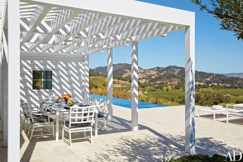 A Hugh Newell Jacobsen Napa Valley Home | Architectural Digest Jacobsen Architecture, Pergola Metal, Pool Pergola, White Pergola, Pergola Diy, Pergola Carport, Cheap Pergola, Pergola Swing, Patio Pergola