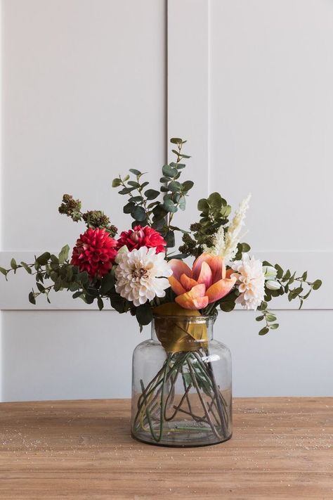 Faux Flowers Diy, Spring Vases, Eucalyptus Bouquet, Diy Flores, Flowers Pretty, Fleurs Diy, Trendy Flowers, Flowers Wallpaper, Deco Floral