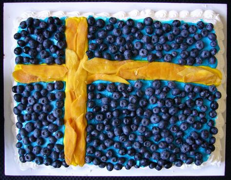 Swedish flag birthday cake - Pixdaus Flag Birthday Cake, Jelly Meatball Recipe, Ikea Swedish Meatballs, Jelly Meatballs, Grape Jelly Meatballs, Flag Food, Swedish Flag, Crock Pot Meatballs, Love Anniversary Quotes