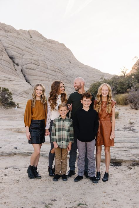 Family Photos With 6 People, 5 People Family Pictures, Family Of 6 Photoshoot Older Kids, Family Pictures 6 People, Utah Family Photos, Family Photoshoot Teenagers, Family Of Six Photo Ideas, Family Of 6 Picture Poses Older Kids, Family Of 8 Picture Poses