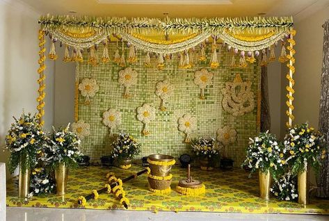 Aesthetic Backdrop, Pastel Wedding Decorations, Naming Ceremony Decoration, Small Wedding Decor, Simple Stage Decorations, Wedding Stage Backdrop, Wedding Background Decoration, Desi Wedding Decor, Wedding Festivities