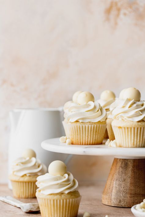 White Chocolate Lindt Cupcakes, Chocolate Truffle Cupcakes, Truffle Cupcakes, Lindt White Chocolate, Homemade Cupcake Recipes, White Chocolate Desserts, Moist Vanilla Cupcakes, Chocolate Lindt, Cupcake Photography