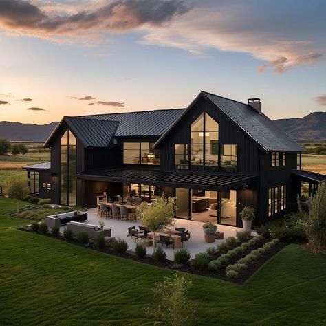 Black Modern Farmhouse, Barn House Design, Barn Style House Plans, Dream Life House, Casa Country, Gorgeous Houses, Casa Vintage, Beautiful House Plans, Inspire Me Home Decor