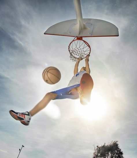 Creative Basketball Pictures, Basketball Street Photography, Basketball Court Photoshoot Men, Basketball Photo Shoot, Senior Basketball Photography, Basketball Court Photoshoot, Basketball References, Basketball Editorial, Basketball Pose