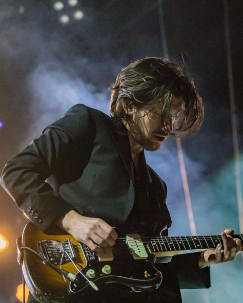 Arctic monkeys-Alex turner (2018) Alex Turner Guitar, Arctic Monkeys Tattoo, Alex Arctic Monkeys, Monkey 3, The Last Shadow Puppets, Last Shadow, Artic Monkeys, Shadow Puppets, Alex Turner