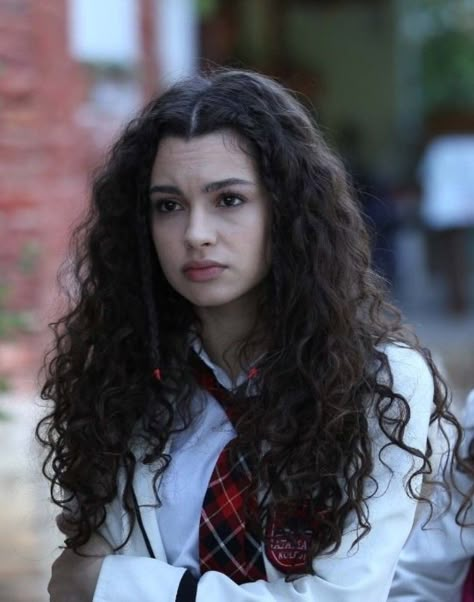 Euphemia Potter Fancast, Bellatrix Daughter, Beck Singer, Euphemia Potter, Daughter Aesthetic, G Hair, Curly Hair Styles Easy, Hair Help, Different Hairstyles