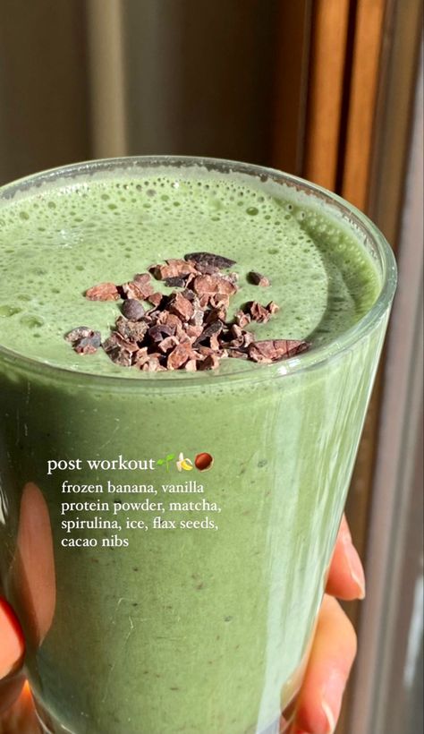 Vanilla Protein Smoothie, Protein Smoothies, Smoothie Drink Recipes, Healthy Drinks Smoothies, Healthy Food Motivation, Healthy Drinks Recipes, Healthy Sweets Recipes, Matcha Slim, Healthy Juices