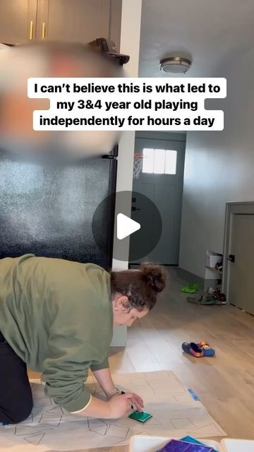 CARA 💥realistic mom life & toddler activities on Instagram: "This is EXACTLY how...⬇️  I got my 2 & 4 year old playing independently more during the day & me using tv less!!   It took consistency & setting boundaries & it wasn’t always an easy process, but gosh, it’s so worth it to get to this point!  I started by setting up a simple activity at the end of each night for them to wake up to in the morning.  it wasn’t activities that took a ton of time to set up (because HELLO i had a newborn). They often looked ugly. I didn’t tell them to just “go play”. Independent play is like a muscle! It needs to be worked to grow. But with the right strategies, you can get your toddler playing instead of watching TV (if that’s what you want! also totally okay if you’re not in the season for wanting th Instead Of Watching Tv, Morning Activities, Physical Activities For Kids, Baby Play Activities, Toddler Education, Independent Play, Parenting Ideas, Smart Parenting, Conscious Parenting