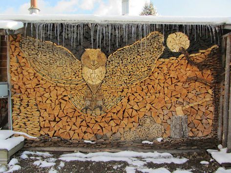 For the past five years, Montana resident Gary Tallman has been creating beautiful firewood mosaics in the woodpiles that he assembles on his farm. Wood Pile, Firewood Storage, Beautiful Yards, Wood Mosaic, Owl Art, Land Art, Yard Decor, Art Forms, Wood Art