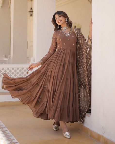 Indulge in elegance with our Ridhika Brown Georgette Anarkali Gown Suit Set. Embrace sophistication and grace effortlessly. Visit our website now to discover the epitome of style and charm. Your perfect outfit awaits! To explore our collection visit our website www.trinaari.in ✨️ Partywear Gowns, Lehenga Crop Top, Gown With Dupatta, Floral Lehenga, Lehenga Choli Wedding, Gown Suit, Party Wear Gown, Cocktail Wear, Dress Salwar Kameez