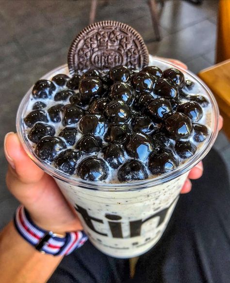 Cookies And Cream Drink, Bubble Tea Boba, Bubble Milk Tea, Square Bar, Delicacy Food, Sweet Drinks, Instagram Food, Oreo Cookies, Cookie Dough Cafe