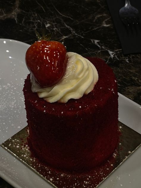 red velvet strawberry cake aesthetic dark academia femme fatale red cale fancy Velvet Cake Aesthetic, Red Velvet Strawberry Cake, Dark Strawberry Aesthetic, Dark Academia Cake, Dark Red Cake, Red Velvet Cake Aesthetic, Red Cake Aesthetic, Korean Dessert, Red Cake