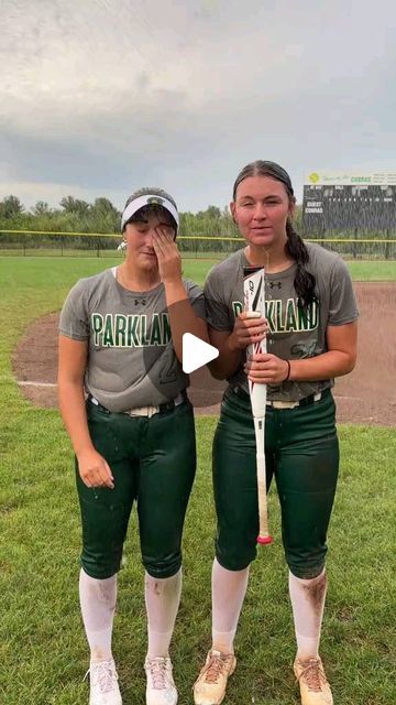 Softball on Instagram: "🌟There's a 38% percent chance that it is already raining ! 🎞: TT @ cobrassb ( Dm for credit or removal / All rights® are reserved & belong to their respective owners ) Thank you ! 😚 ➖ #softballplayers #softballlifestyle101 softballsunday #softballdad #softballpitching #softballlove #softballmoms #softballseason #softballgirls #softballplayer #softballislife #softballcoach #softballpitcher #softballfield #softballofinsta" Softball Cheers, Softball Pitcher, Softball Pitching, Softball Season, Softball Coach, Softball Life, Girls Softball, Softball Players, December 27