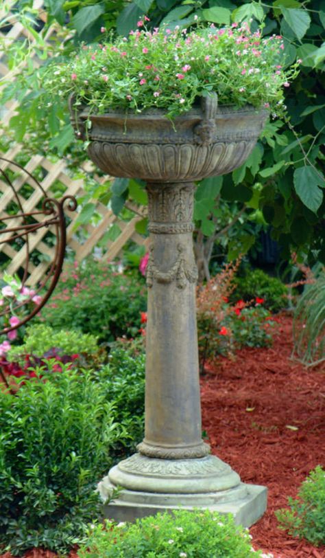 Amazing Garden Ideas, Garden Front Porch, Plant Stand Ideas, Outdoor Urns, Stone Garden Statues, Woodland Gardens, Outdoor Garden Statues, Antique Garden, Garden Urns