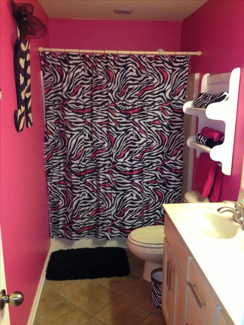 Zebra bathroom Zebra Bathroom Ideas, Funky Bathroom Ideas Vintage, Mcbling Living Room, Trashy Y2k Bathroom, Mcbling Bathroom, Y2k Bathroom Decor, Mcbling Rooms, 2000s Zebra Print, 2000s Bathroom