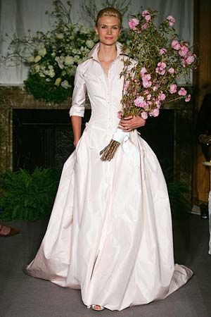 My wedding dress: Carolina Herrera pink shirtdress gown. 5 years later and I still love the shit out of this one Gorgeous Gowns, Shirtdress, Carolina Herrera, Beautiful Gowns, Bridal Collection, Wedding Gown, Beautiful Outfits, Beautiful Weddings, Veil