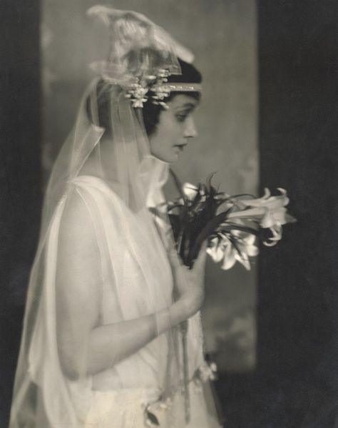 Presentation bouquet:Katharine Cornell plays the bride. Photographed by Nickolas Muray, Vogue, July 1, 1923 Norman Hartnell, The Queen Mother, Lady Elizabeth, Queen Mum, Istoria Artei, English Royalty, 1920s Wedding, Royal Wedding Dress, Elisabeth Ii