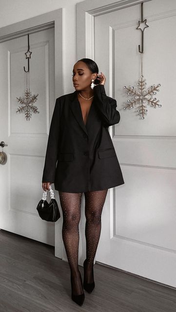 Blazer Birthday Outfits For Women, Black Outfit For Women Party, Winter Outfit For Wedding, Going Out More Aesthetic, Black Formal Outfits For Women, 25th Birthday Outfit Ideas Classy, Birthday Black Outfit, Formal Black Outfits For Women, 25 Birthday Outfit