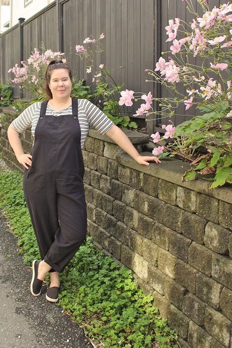 Classic Black Yanta Overalls » Helen's Closet Patterns Yanta Overalls, Plus Size Overalls Outfit, Diy Overalls, Full Bust Adjustment, Linen Overalls, Wrap Dress Pattern, Plus Size Sewing Patterns, Plus Size Sewing, Best Wraps