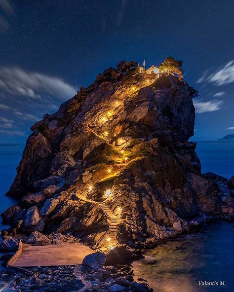 Agios Ioannis chapel, Skopelos Mamma Mia Wedding, Skopelos Greece, Happy Evening, Greece Pictures, Skiathos, Mama Mia, Dream Travel Destinations, Night Photos, Dream Holiday