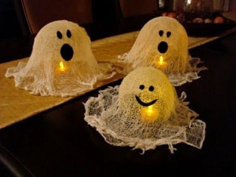 ghost-crafts-luminaries Preschool Crafts For Kids, Halloween Cheese, Kids Lantern, Halloween Ghost Craft, Halloween Tips, Liquid Starch, Halloween Infantil, Fish Bowls, Ghost Crafts