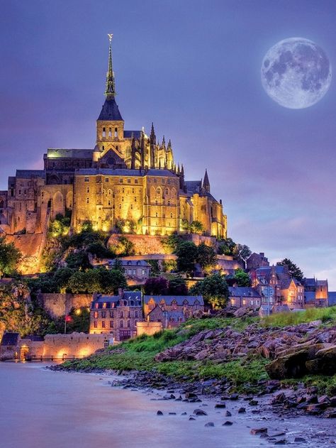 Mt St Michel, Mont Saint Michel France, Best Vacation Destinations, San Michele, Normandy France, Voyage Europe, Fantasy Castle, Beautiful Castles, Beautiful Buildings