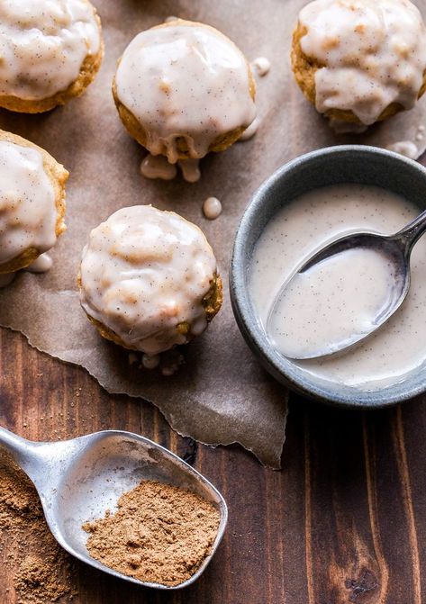 Mini Chai Muffins with Vanilla Bean Glaze are the perfect sweet addition to your winter brunch table! These bite sized, whole wheat muffins are packed with chai spice mix and will make the whole house smell amazing! #muffins #minimuffins #chai #vanilla #brunch #breakfast #christmas #healthybreakfast Amazing Muffins, Runner Recipes, Chai Muffins, Recipe Runner, Wheat Muffins, Sweet Potato Carrot Soup, Chai Spice Mix, Breakfast Christmas, Winter Brunch